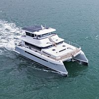 Catamaran motor yacht 1900 BLUEWATERcruisingflybridge3-cabin