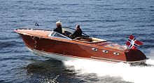 Classic runabout 28inboarddual-consoleopen