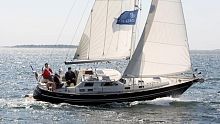 Cruising sailboat 36 DSwith deck saloon
