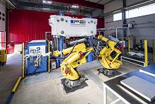 RTM resin transfer molding unit