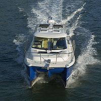 Catamaran express cruiser C100inboardtwin-enginehard-top