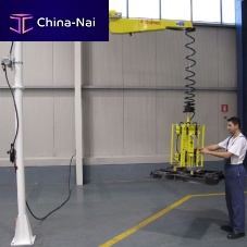 Pneumatic manipulator with hoistfor mechanical componentshandling