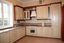 Traditional kitchen woodenL-shapedlarge