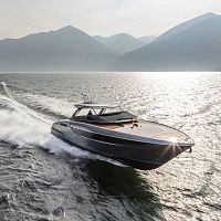 Inboard express cruiser DOLCERIVAtwin-engineopendual-console