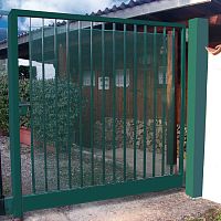 High-density polyethylene wire mesh QUADRA 05for exterior fittingsfor balconysquare mesh
