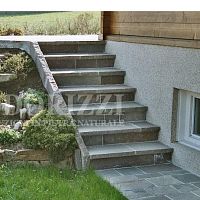 Porphyry step covering DELGORSA® : MASSICCI