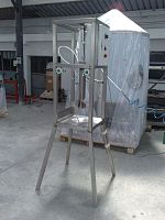 Vegetable slicing machine semiguillotinevertical