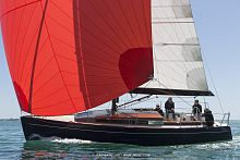 Coastal cruising sailboat TOFINOU 102-cabin4-berthpivoting keel