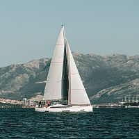 Cruising sailboat S463-cabin4-cabinwith bowsprit