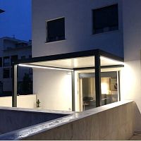 Wall-mounted pergola painted aluminumwith mobile slatsbioclimatic