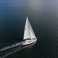 Cruising sailboat 360 DS2-cabinwith center cockpitwith bowsprit