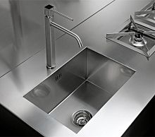 Steel countertop HOLESkitchen