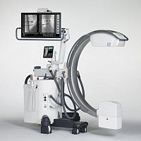 Mobile C-arm Arco FP-Swith flat panel detectorwith integrated video monitor