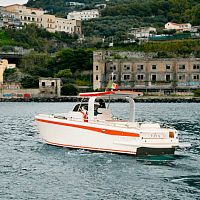 Inboard express cruiser 35twin-engineopencenter console