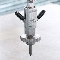 Water-jet cutting head