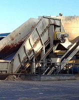 Chain conveyor troughtransportloading