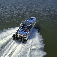 Outboard express cruiser 45 Velocetwin-enginestepped hullhard-top