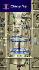 Solid dispensing system for reactors