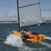 Single-handed sailing dinghy Benji 380 R2skiffregattarecreational