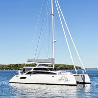 Catamaran 46 cruising3-cabinwith center cockpit