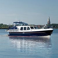 Inboard express cruiser Levanto dieselflybridgecanal