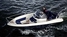 Outboard walkaround 630 Open 8-person max.sundeck