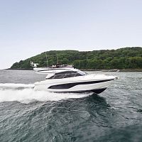 Inboard express cruiser F45twin-enginedisplacementflybridge
