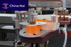 Automatic labelling machine semi-automaticfor bottlesfor the food and beverage industry