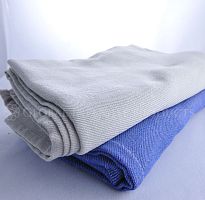 Aircraft cabin blanket