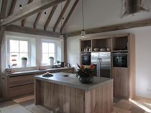 Contemporary kitchen TRADITIONNELwoodenDuctal® UHP concreteisland