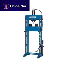 Hydraulic press KNWP 15 Mmanualstraighteningassembly