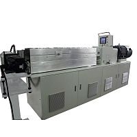 Co-rotating twin-screw extruder laboratory