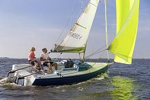 Cruising sailboat 221-cabin4-berthtwin-berth