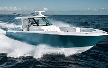Outboard express cruiser 39CCtriple-engineopencenter console