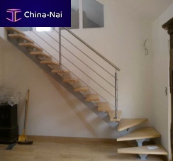 Straight staircase NORMANDIEquarter-turnwooden stepmetal frame