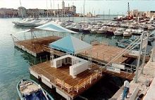 Floating platform for marinas