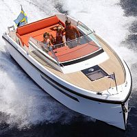 Inboard express cruiser 33 twin-engineopencruising