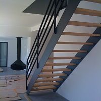 Straight staircase HONFLEURquarter-turnwooden stepmetal frame