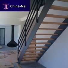Straight staircase HONFLEURquarter-turnwooden stepmetal frame