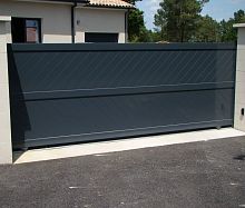 Sliding gate lacquered aluminumwith panelsmotorized