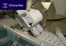 Vibrating feeder electromagneticfor tablets