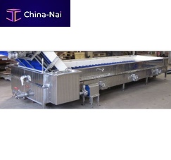 Immersion thawing machine for fishfor the food industry