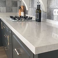 Quartz countertop whitesquare edge