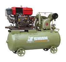 Piston compressor HE airdiesel engineon casters