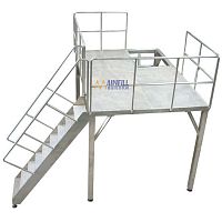 Work platform accesswith safety railing