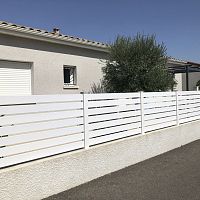 Louvered fence ACHILLE gardenPVCcontemporary