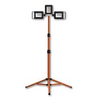 LED light tower battery-powered