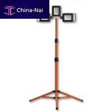 LED light tower battery-powered
