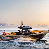Inboard center console boat 38 Stwin-enginesport-fishing16-person max.