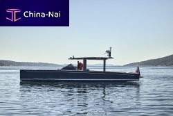 Outboard express cruiser SHADOWtriple-engineopencenter console